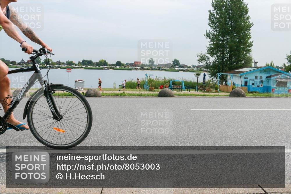 15.06.2025 - 27. Vierlanden-Triathlon H.Heesch http://msf.ph/oto/8053003 15.06.2025 11:03:04 Radfahren 49, 604, 626, 712, 736, 761 meine-sportfotos.de