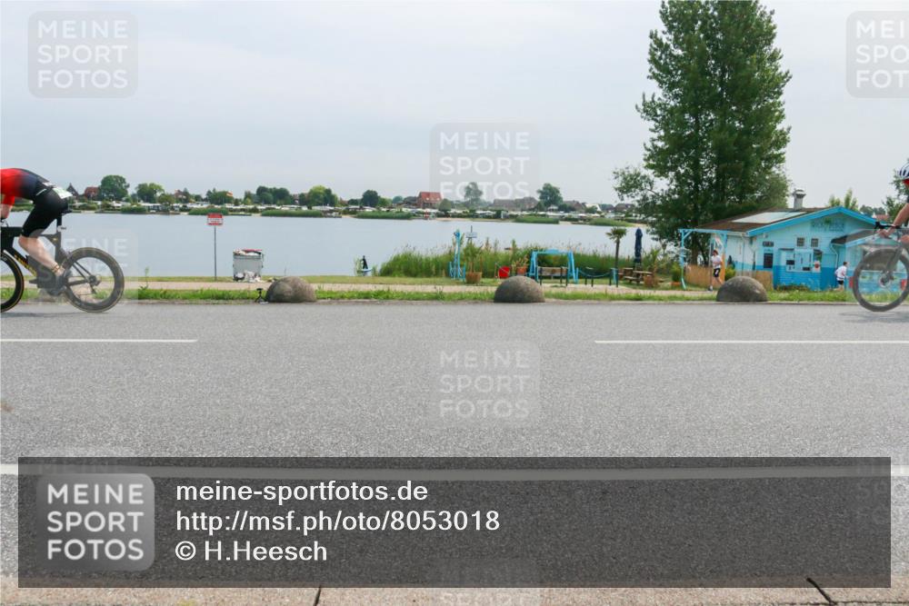 15.06.2025 - 27. Vierlanden-Triathlon H.Heesch http://msf.ph/oto/8053018 15.06.2025 11:03:10 Radfahren 138, 176, 604, 677, 761, 764 meine-sportfotos.de