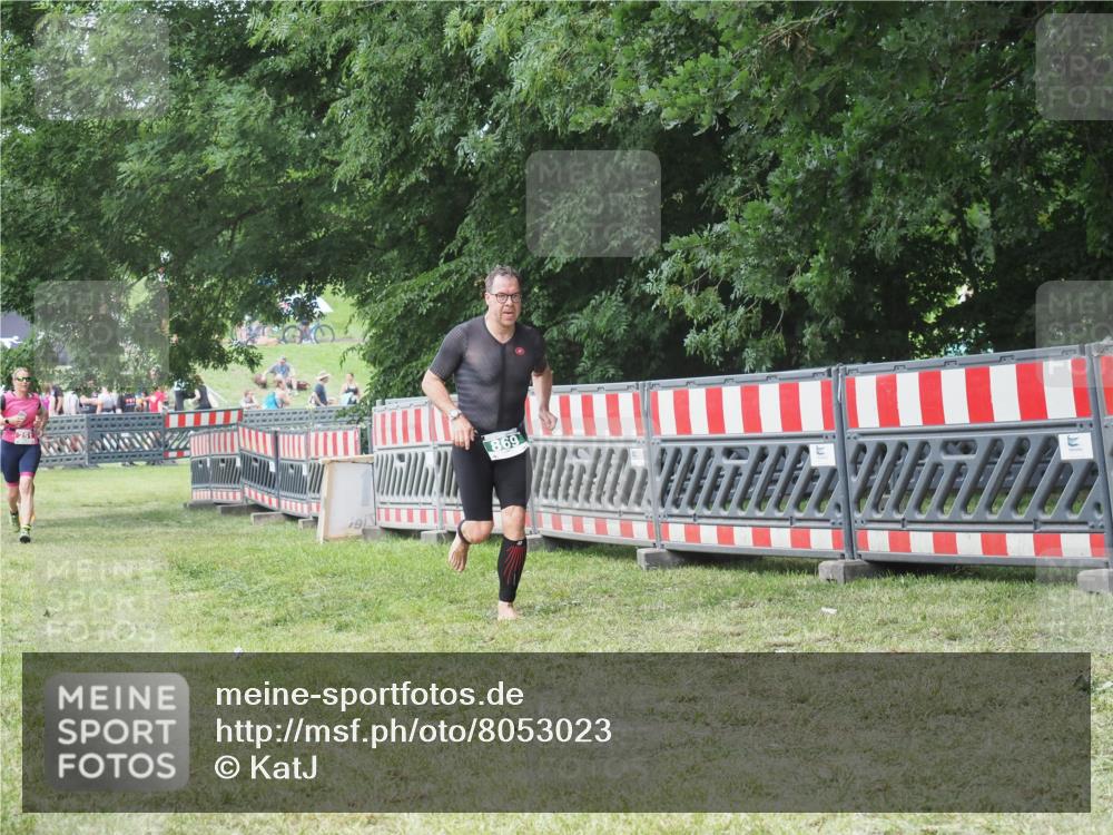 21.06.2025 - 27. Vierlanden-Triathlon KatJ http://msf.ph/oto/8053023 15.06.2025 12:13:20 Ziel 251, 869 meine-sportfotos.de
