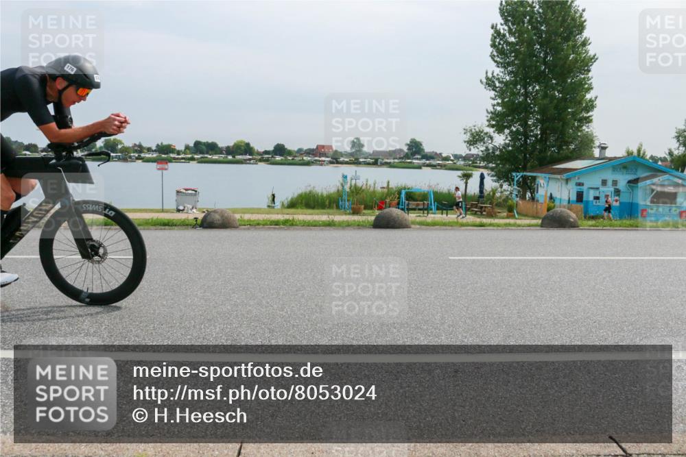 15.06.2025 - 27. Vierlanden-Triathlon H.Heesch http://msf.ph/oto/8053024 15.06.2025 11:03:12 Radfahren 138, 176, 677, 764 meine-sportfotos.de