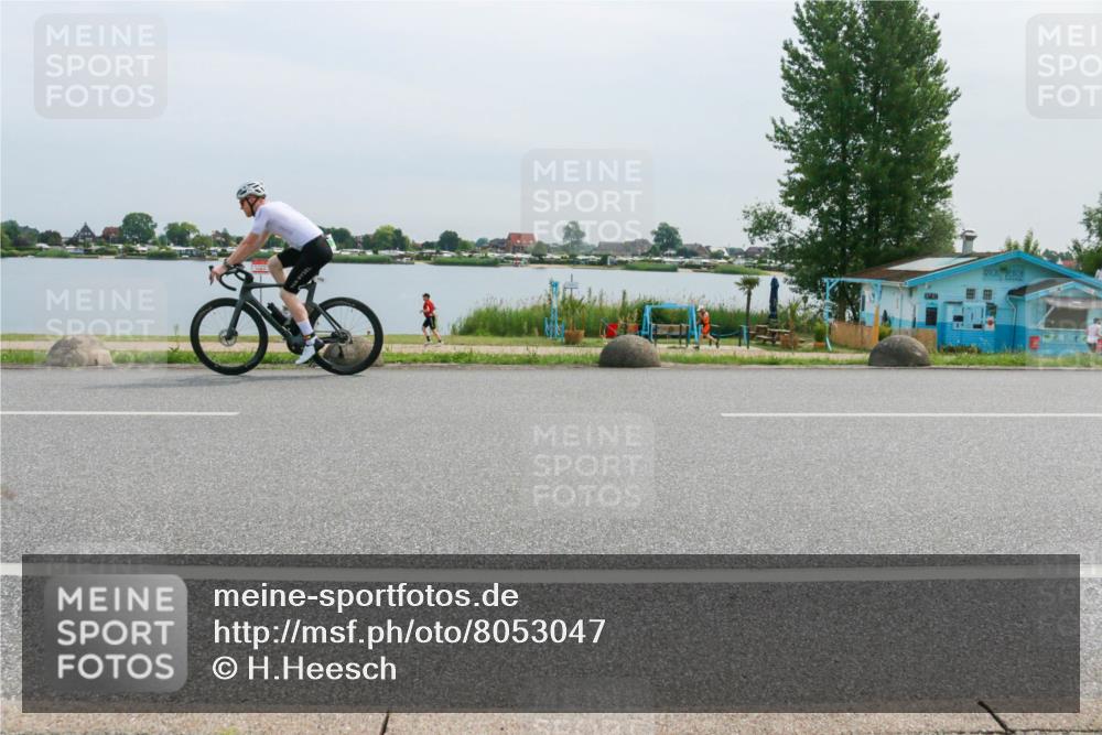 15.06.2025 - 27. Vierlanden-Triathlon H.Heesch http://msf.ph/oto/8053047 15.06.2025 11:03:36 Radfahren 159, 210, 715 meine-sportfotos.de