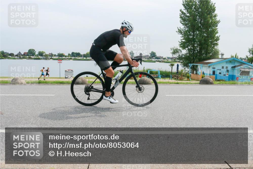 15.06.2025 - 27. Vierlanden-Triathlon H.Heesch http://msf.ph/oto/8053064 15.06.2025 11:03:51 Radfahren 51, 536 meine-sportfotos.de
