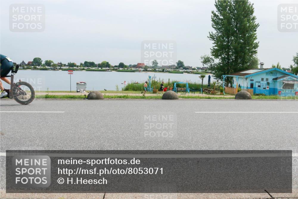 15.06.2025 - 27. Vierlanden-Triathlon H.Heesch http://msf.ph/oto/8053071 15.06.2025 11:03:54 Radfahren 35, 51, 536, 656 meine-sportfotos.de