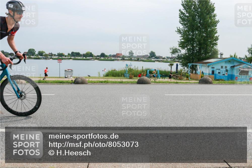 15.06.2025 - 27. Vierlanden-Triathlon H.Heesch http://msf.ph/oto/8053073 15.06.2025 11:03:56 Radfahren 35, 75, 108, 656 meine-sportfotos.de