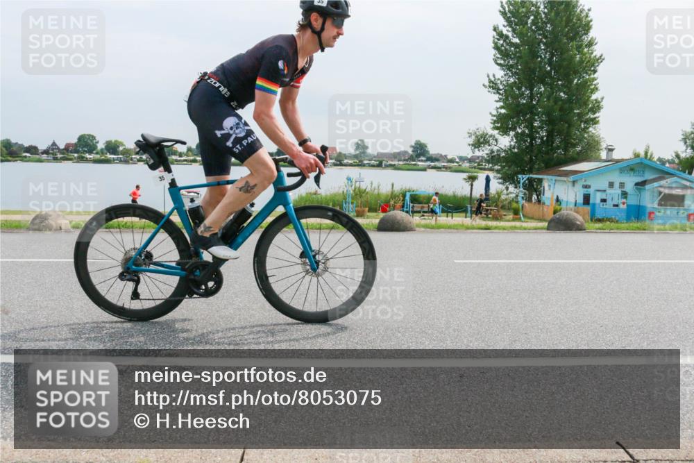 15.06.2025 - 27. Vierlanden-Triathlon H.Heesch http://msf.ph/oto/8053075 15.06.2025 11:03:56 Radfahren 35, 75, 108, 656 meine-sportfotos.de