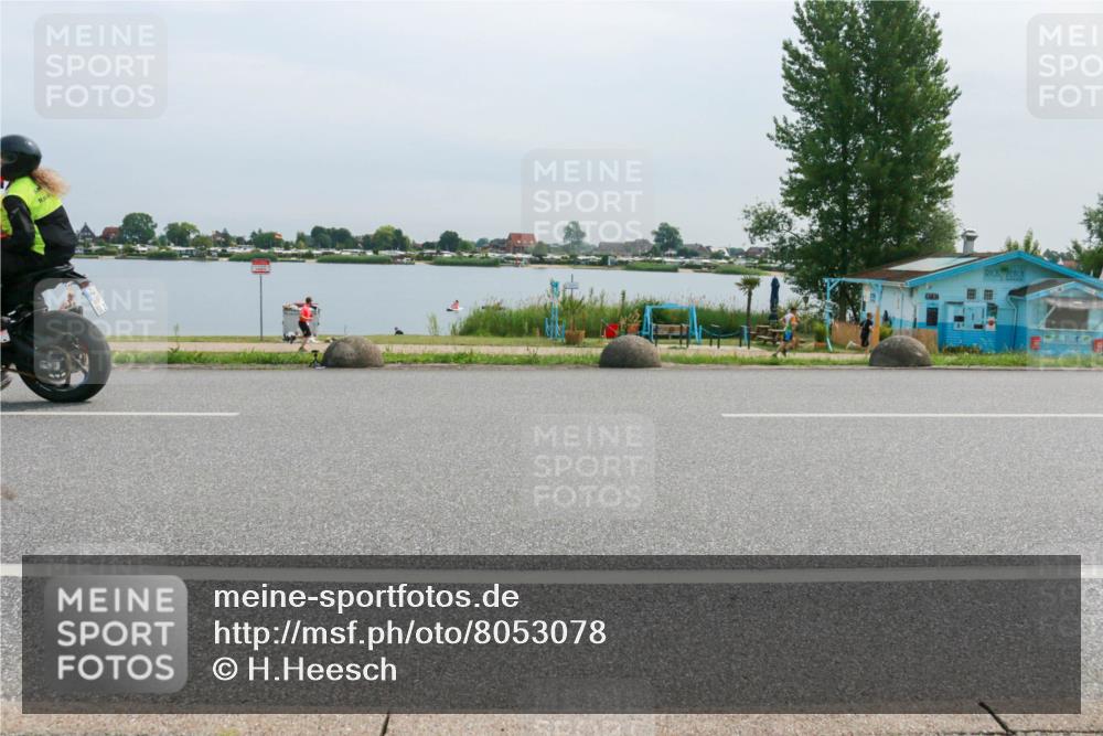 15.06.2025 - 27. Vierlanden-Triathlon H.Heesch http://msf.ph/oto/8053078 15.06.2025 11:03:57 Radfahren 35, 75, 108, 656 meine-sportfotos.de