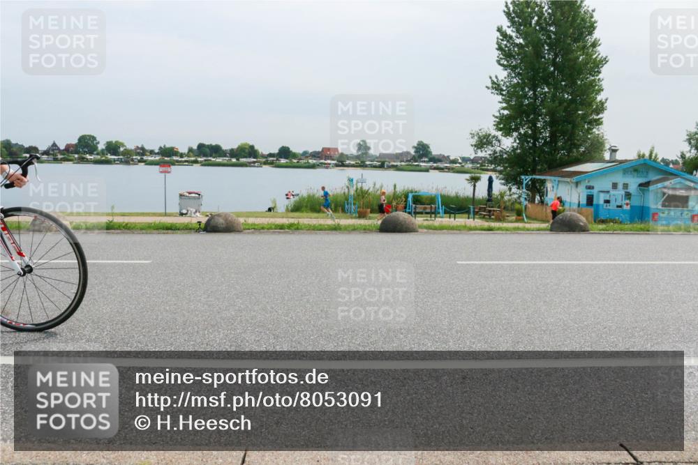15.06.2025 - 27. Vierlanden-Triathlon H.Heesch http://msf.ph/oto/8053091 15.06.2025 11:04:03 Radfahren 75, 108, 165, 535, 575, 740 meine-sportfotos.de