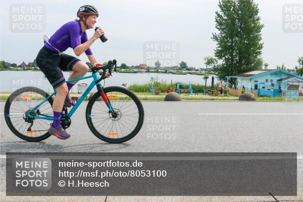 15.06.2025 - 27. Vierlanden-Triathlon H.Heesch http://msf.ph/oto/8053100 15.06.2025 11:04:06 Radfahren 165, 535, 575, 651, 740 meine-sportfotos.de