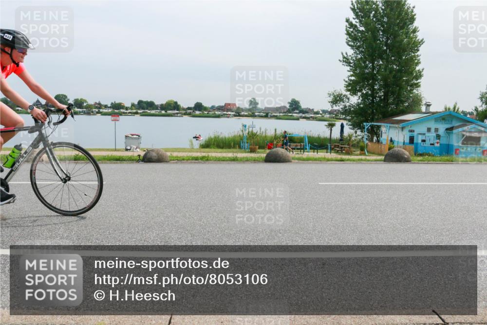 15.06.2025 - 27. Vierlanden-Triathlon H.Heesch http://msf.ph/oto/8053106 15.06.2025 11:04:11 Radfahren 633, 651 meine-sportfotos.de