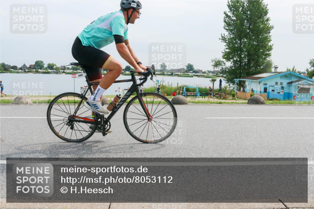 15.06.2025 - 27. Vierlanden-Triathlon H.Heesch http://msf.ph/oto/8053112 15.06.2025 11:04:18 Radfahren 444 meine-sportfotos.de