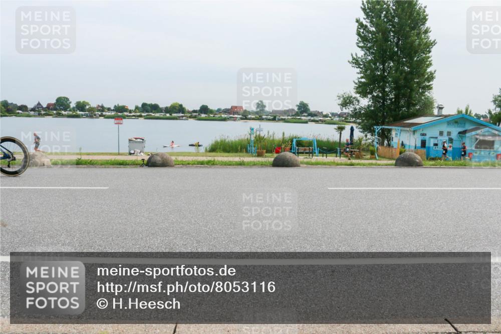 15.06.2025 - 27. Vierlanden-Triathlon H.Heesch http://msf.ph/oto/8053116 15.06.2025 11:04:27 Radfahren 466, 755 meine-sportfotos.de