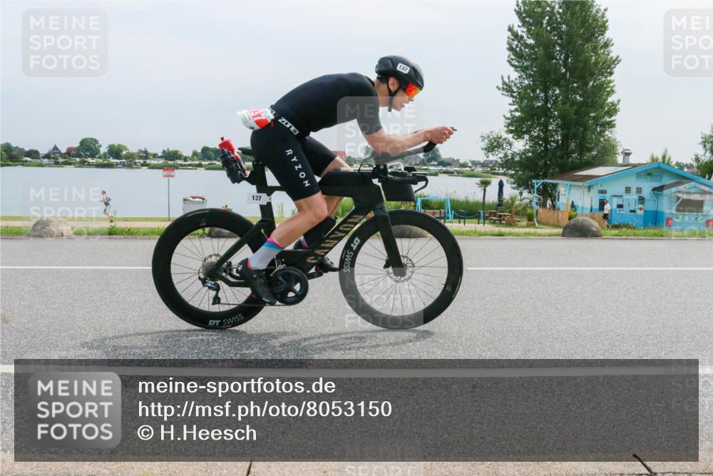 15.06.2025 - 27. Vierlanden-Triathlon H.Heesch http://msf.ph/oto/8053150 15.06.2025 11:04:45 Radfahren 30, 137, 547, 577, 685 meine-sportfotos.de