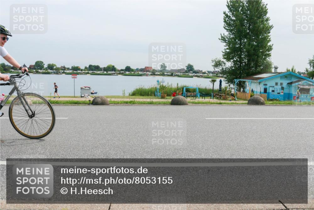 15.06.2025 - 27. Vierlanden-Triathlon H.Heesch http://msf.ph/oto/8053155 15.06.2025 11:04:48 Radfahren 30, 137, 547, 685 meine-sportfotos.de