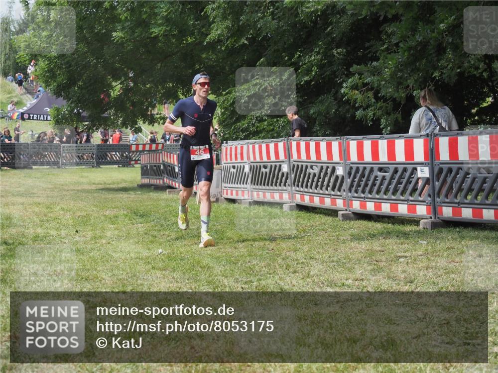 21.06.2025 - 27. Vierlanden-Triathlon KatJ http://msf.ph/oto/8053175 15.06.2025 12:19:35 Ziel 46 meine-sportfotos.de