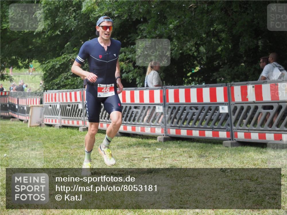 21.06.2025 - 27. Vierlanden-Triathlon KatJ http://msf.ph/oto/8053181 15.06.2025 12:19:37 Ziel 46 meine-sportfotos.de