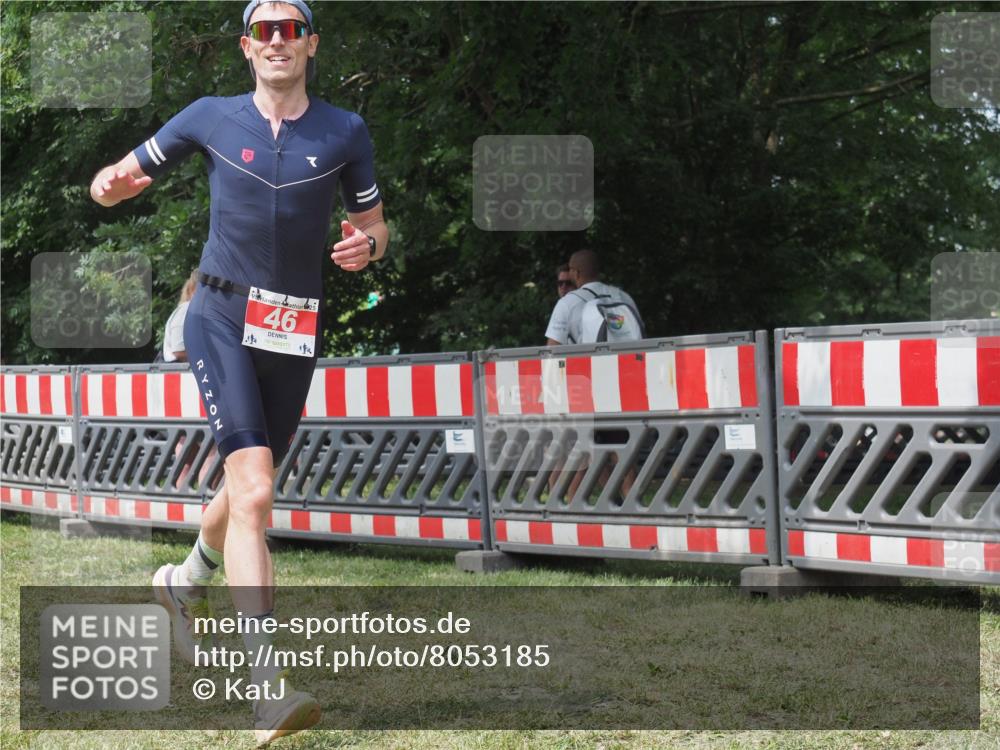 21.06.2025 - 27. Vierlanden-Triathlon KatJ http://msf.ph/oto/8053185 15.06.2025 12:19:37 Ziel 46 meine-sportfotos.de