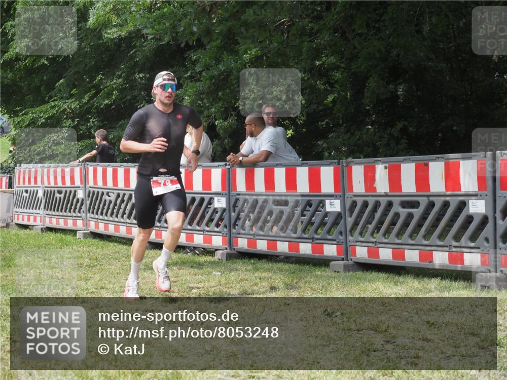 21.06.2025 - 27. Vierlanden-Triathlon KatJ http://msf.ph/oto/8053248 15.06.2025 12:21:04 Ziel 78, 120 meine-sportfotos.de