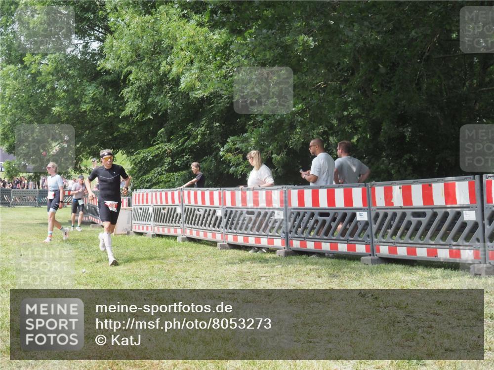 21.06.2025 - 27. Vierlanden-Triathlon KatJ http://msf.ph/oto/8053273 15.06.2025 12:23:19 Ziel 168 meine-sportfotos.de