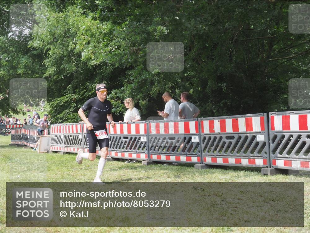 21.06.2025 - 27. Vierlanden-Triathlon KatJ http://msf.ph/oto/8053279 15.06.2025 12:23:20 Ziel 168 meine-sportfotos.de