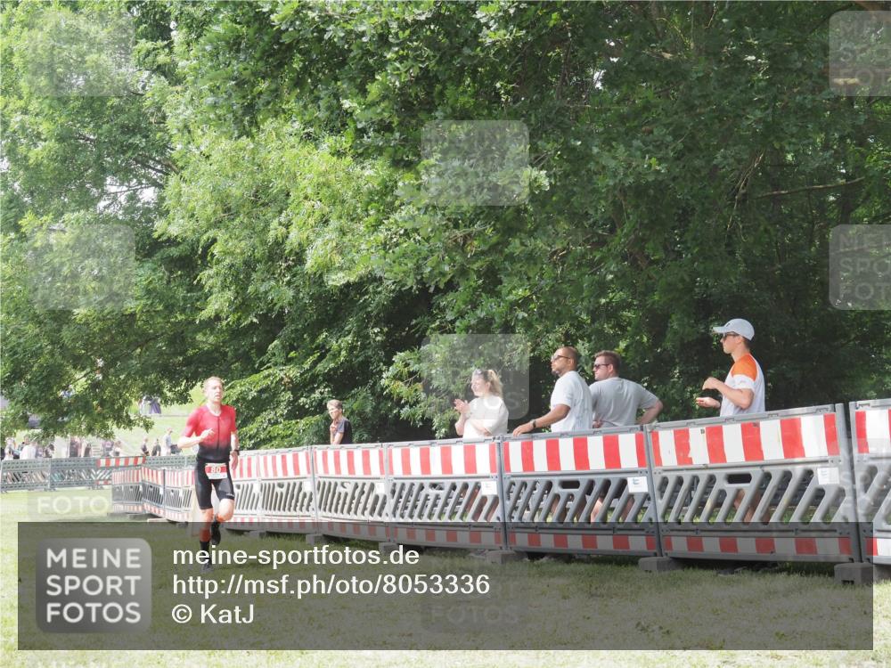 21.06.2025 - 27. Vierlanden-Triathlon KatJ http://msf.ph/oto/8053336 15.06.2025 12:27:18 Ziel 80 meine-sportfotos.de