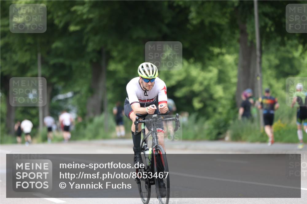15.06.2025 - 7 Türme Triathlon Yannick Fuchs http://msf.ph/oto/8053467 15.06.2025 13:42:31 Radfahren  meine-sportfotos.de
