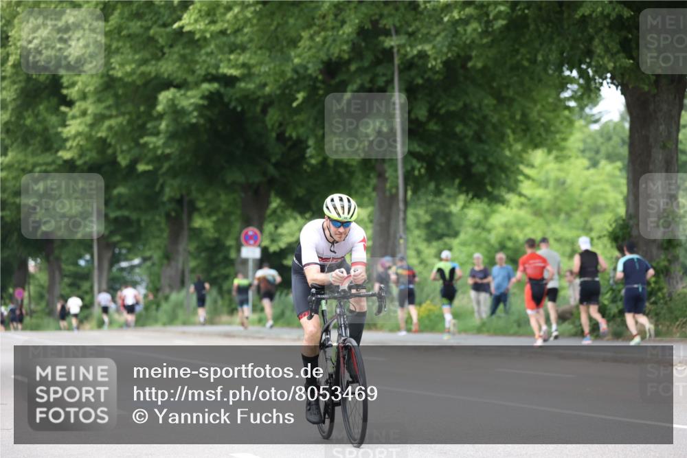 15.06.2025 - 7 Türme Triathlon Yannick Fuchs http://msf.ph/oto/8053469 15.06.2025 13:42:31 Radfahren  meine-sportfotos.de