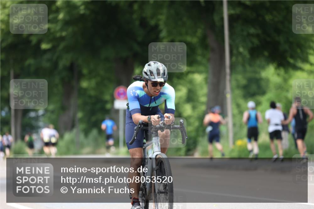 15.06.2025 - 7 Türme Triathlon Yannick Fuchs http://msf.ph/oto/8053520 15.06.2025 13:43:09 Radfahren  meine-sportfotos.de