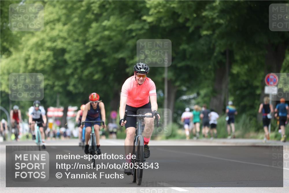 15.06.2025 - 7 Türme Triathlon Yannick Fuchs http://msf.ph/oto/8053543 15.06.2025 13:43:28 Radfahren  meine-sportfotos.de