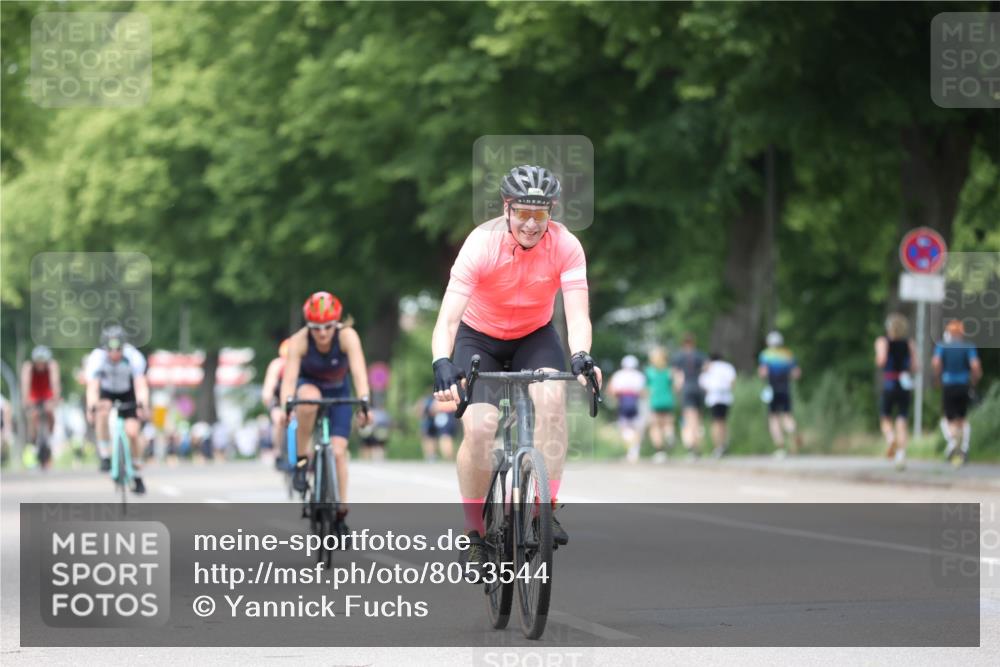 15.06.2025 - 7 Türme Triathlon Yannick Fuchs http://msf.ph/oto/8053544 15.06.2025 13:43:28 Radfahren  meine-sportfotos.de