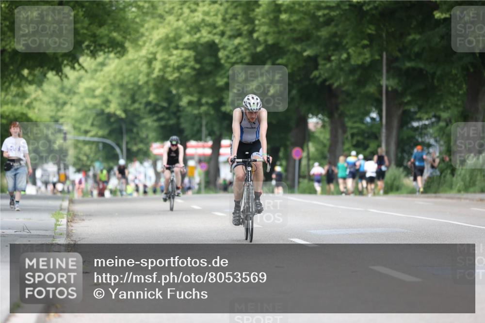 15.06.2025 - 7 Türme Triathlon Yannick Fuchs http://msf.ph/oto/8053569 15.06.2025 13:43:39 Radfahren  meine-sportfotos.de