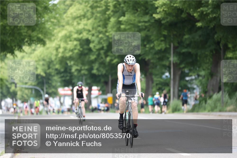 15.06.2025 - 7 Türme Triathlon Yannick Fuchs http://msf.ph/oto/8053570 15.06.2025 13:43:40 Radfahren  meine-sportfotos.de