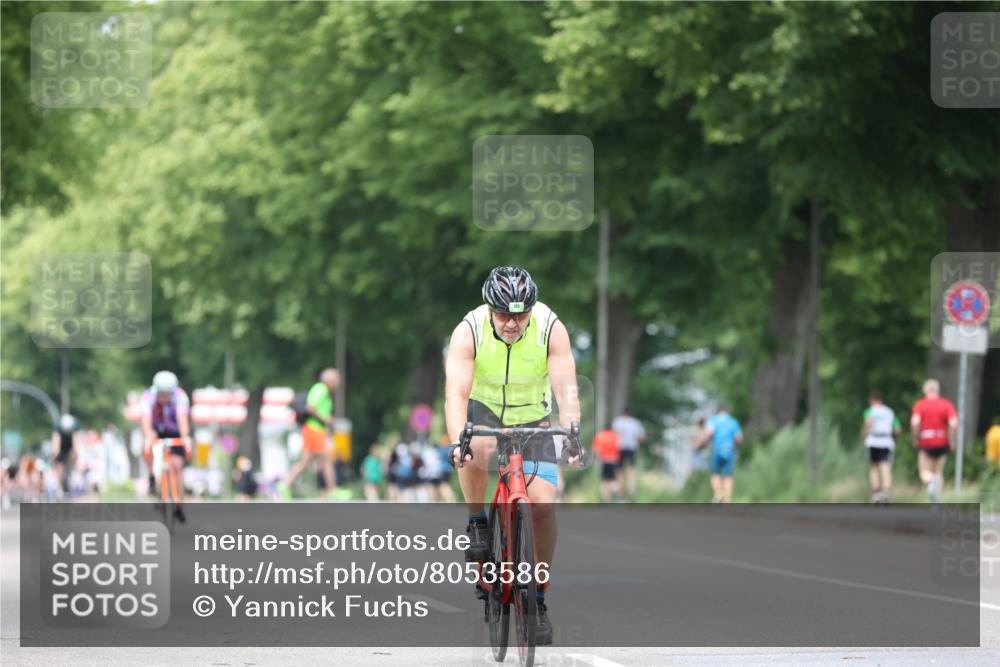 15.06.2025 - 7 Türme Triathlon Yannick Fuchs http://msf.ph/oto/8053586 15.06.2025 13:43:51 Radfahren  meine-sportfotos.de