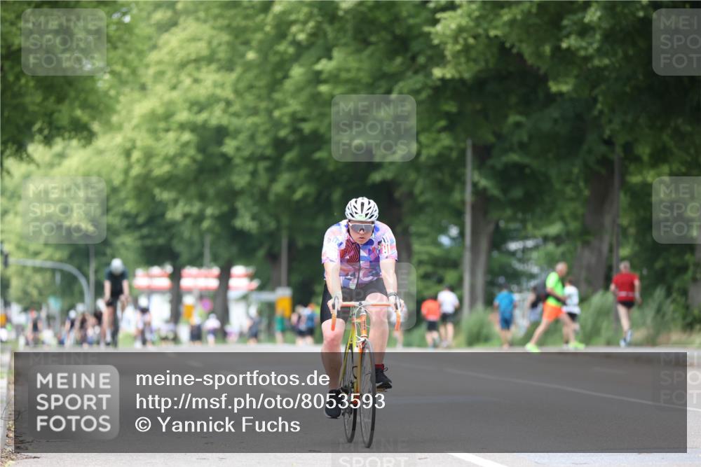 15.06.2025 - 7 Türme Triathlon Yannick Fuchs http://msf.ph/oto/8053593 15.06.2025 13:43:54 Radfahren  meine-sportfotos.de