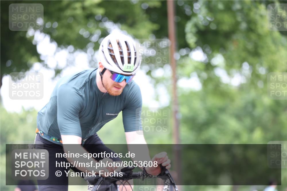 15.06.2025 - 7 Türme Triathlon Yannick Fuchs http://msf.ph/oto/8053608 15.06.2025 13:44:02 Radfahren 211 meine-sportfotos.de