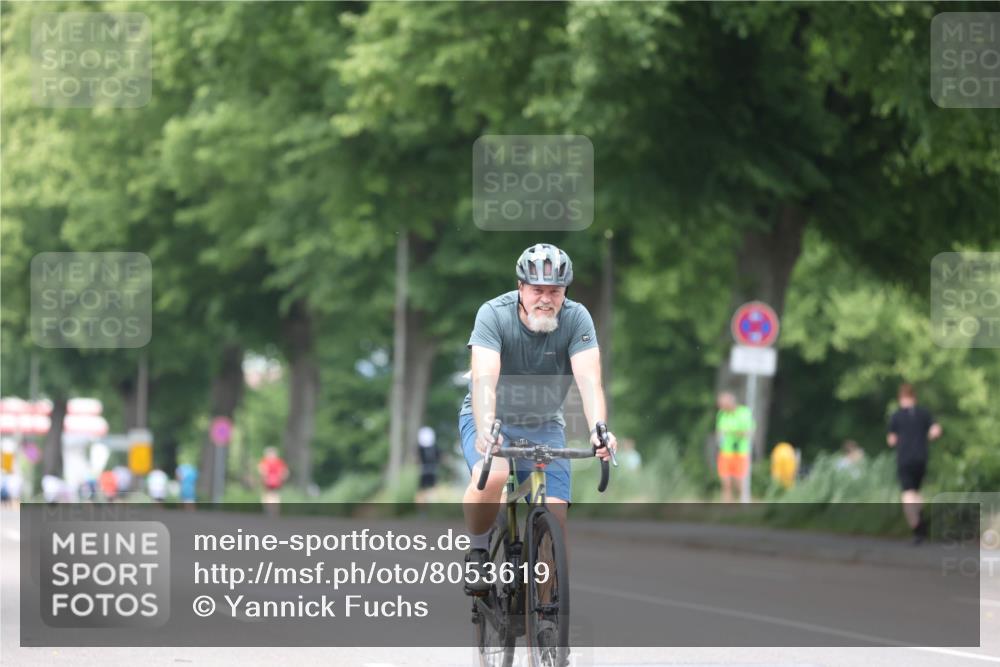 15.06.2025 - 7 Türme Triathlon Yannick Fuchs http://msf.ph/oto/8053619 15.06.2025 13:44:11 Radfahren  meine-sportfotos.de