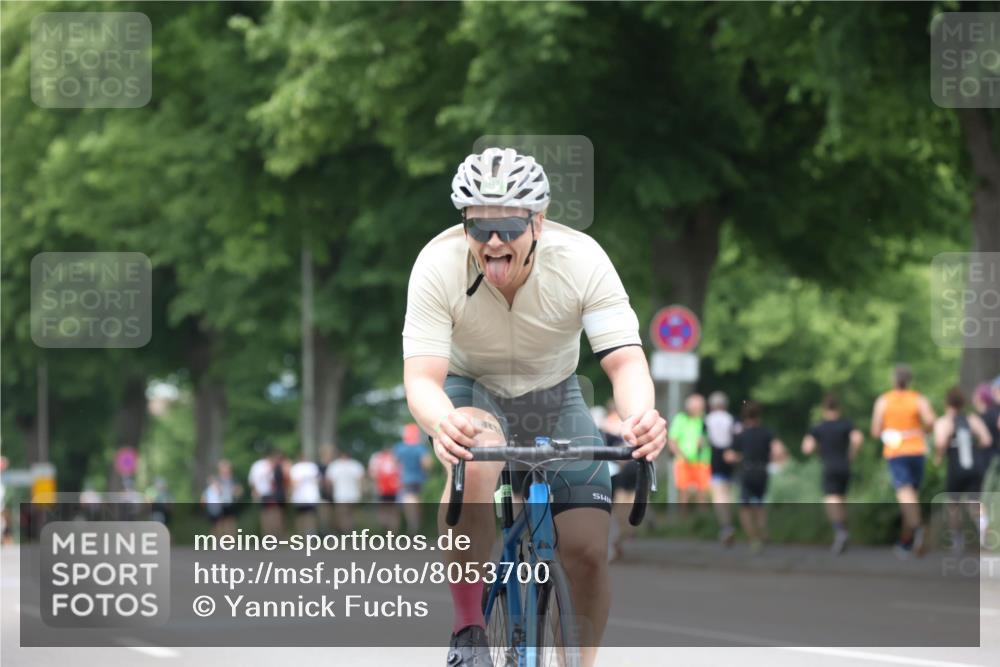 15.06.2025 - 7 Türme Triathlon Yannick Fuchs http://msf.ph/oto/8053700 15.06.2025 13:45:17 Radfahren  meine-sportfotos.de