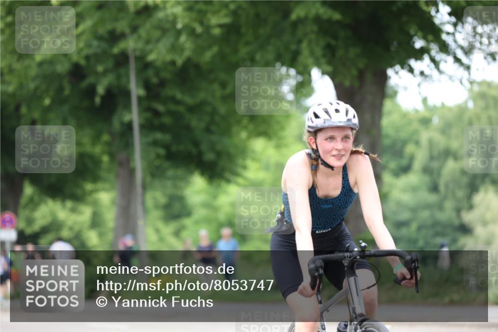 15.06.2025 - 7 Türme Triathlon Yannick Fuchs http://msf.ph/oto/8053747 15.06.2025 13:45:46 Radfahren  meine-sportfotos.de