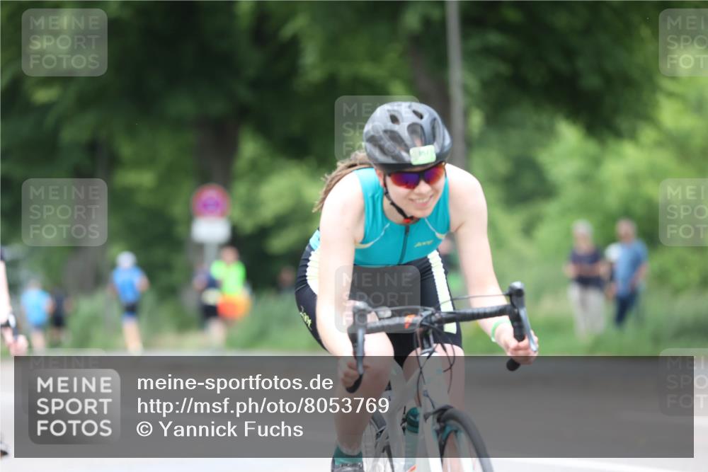 15.06.2025 - 7 Türme Triathlon Yannick Fuchs http://msf.ph/oto/8053769 15.06.2025 13:46:13 Radfahren  meine-sportfotos.de