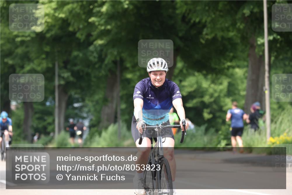 15.06.2025 - 7 Türme Triathlon Yannick Fuchs http://msf.ph/oto/8053823 15.06.2025 13:46:38 Radfahren  meine-sportfotos.de