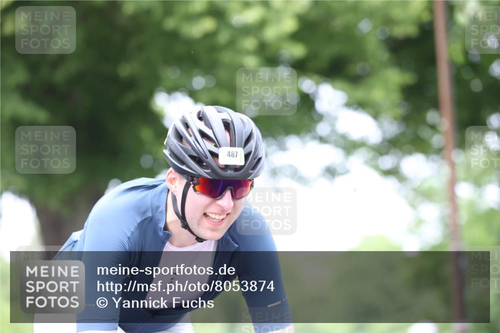 15.06.2025 - 7 Türme Triathlon Yannick Fuchs http://msf.ph/oto/8053874 15.06.2025 13:47:14 Radfahren 487 meine-sportfotos.de