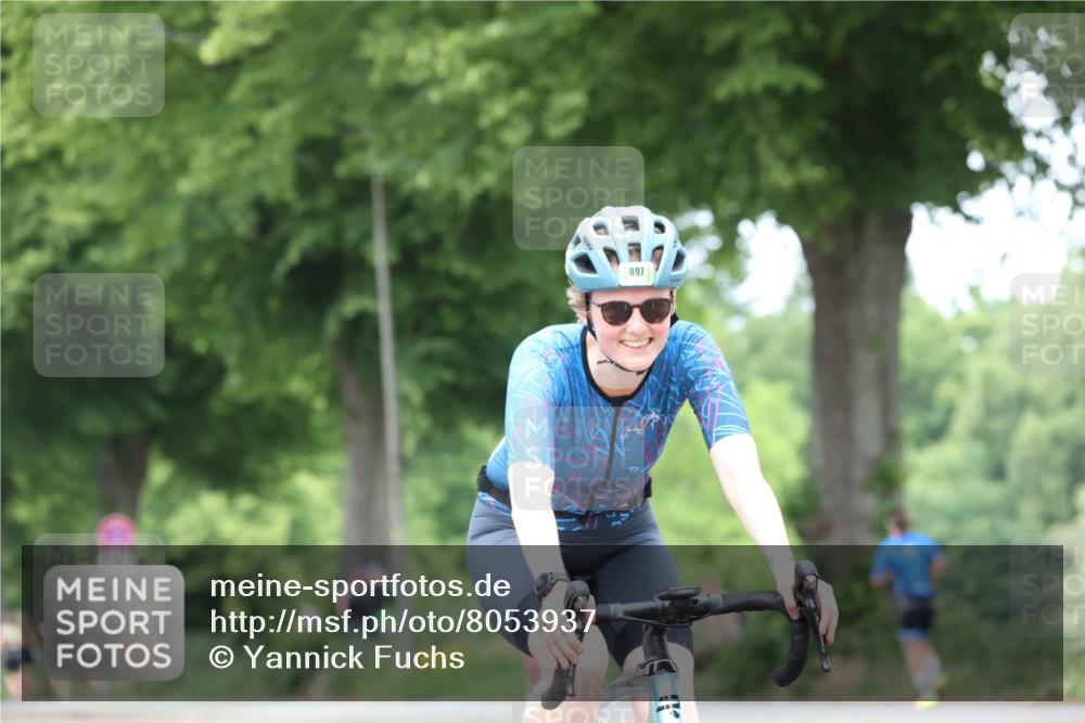 15.06.2025 - 7 Türme Triathlon Yannick Fuchs http://msf.ph/oto/8053937 15.06.2025 13:47:53 Radfahren 897 meine-sportfotos.de