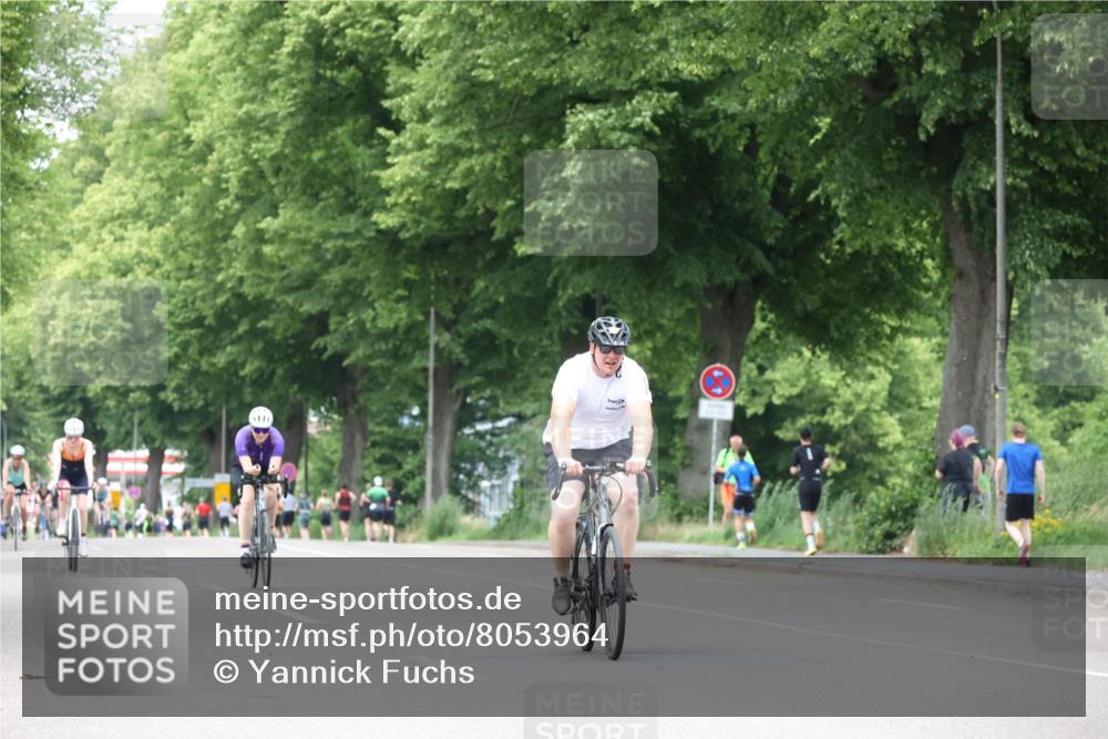 15.06.2025 - 7 Türme Triathlon Yannick Fuchs http://msf.ph/oto/8053964 15.06.2025 13:48:06 Radfahren  meine-sportfotos.de