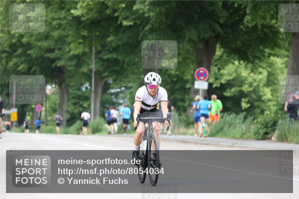15.06.2025 - 7 Türme Triathlon Yannick Fuchs http://msf.ph/oto/8054034 15.06.2025 13:48:38 Radfahren  meine-sportfotos.de