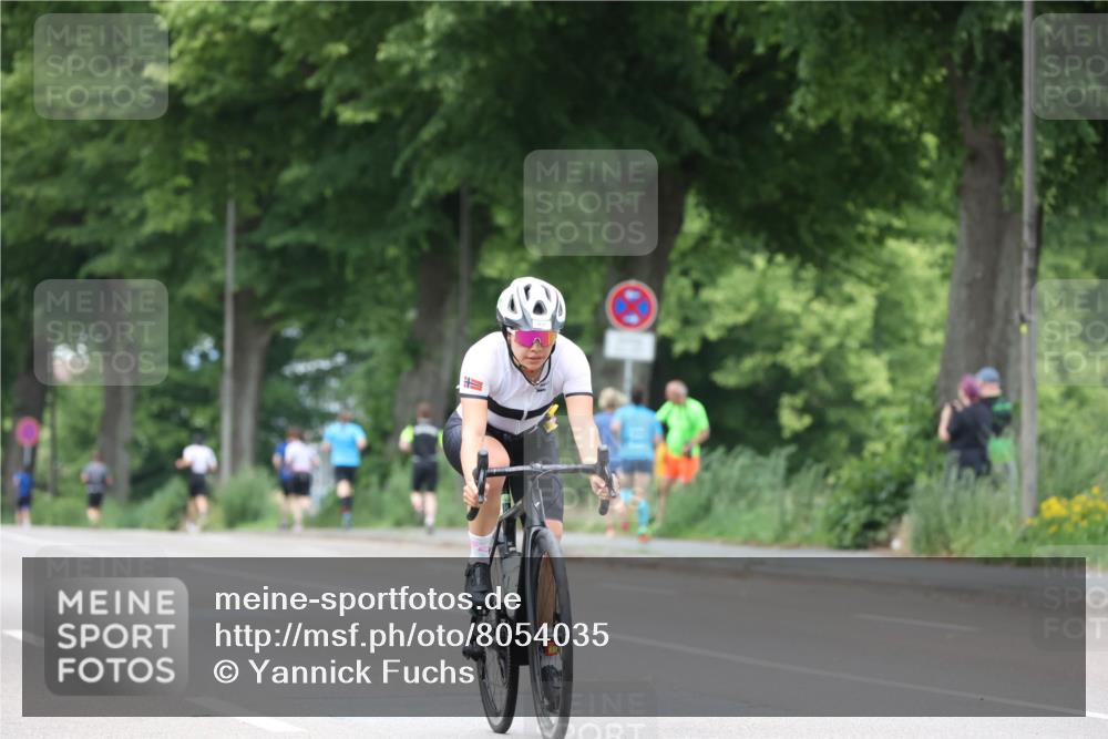 15.06.2025 - 7 Türme Triathlon Yannick Fuchs http://msf.ph/oto/8054035 15.06.2025 13:48:38 Radfahren  meine-sportfotos.de