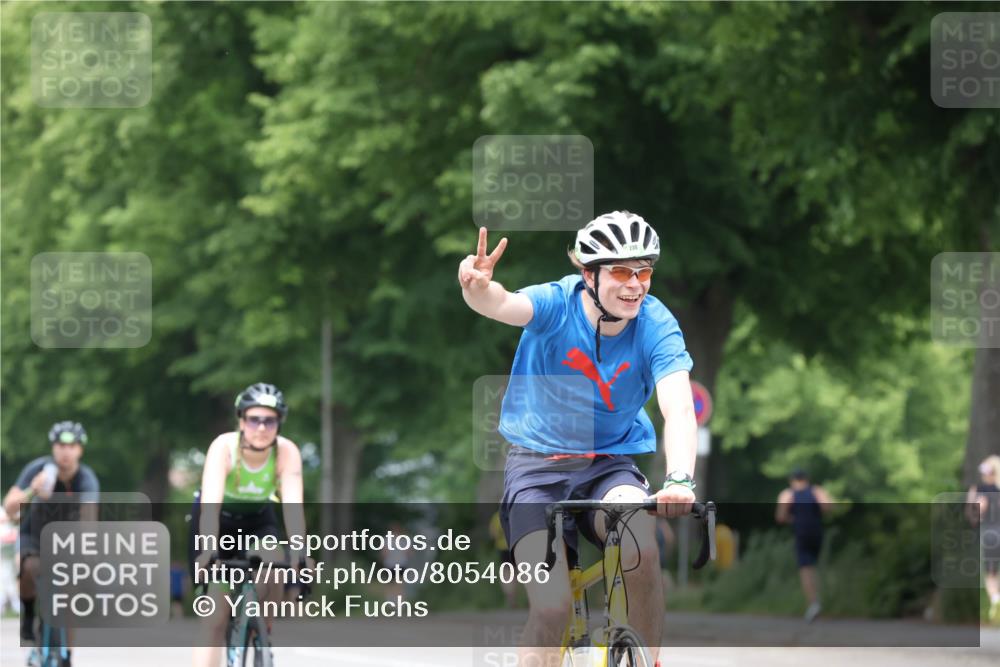 15.06.2025 - 7 Türme Triathlon Yannick Fuchs http://msf.ph/oto/8054086 15.06.2025 13:49:01 Radfahren  meine-sportfotos.de