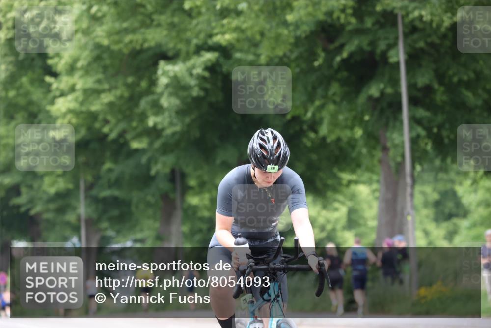 15.06.2025 - 7 Türme Triathlon Yannick Fuchs http://msf.ph/oto/8054093 15.06.2025 13:49:03 Radfahren 216, 276 meine-sportfotos.de