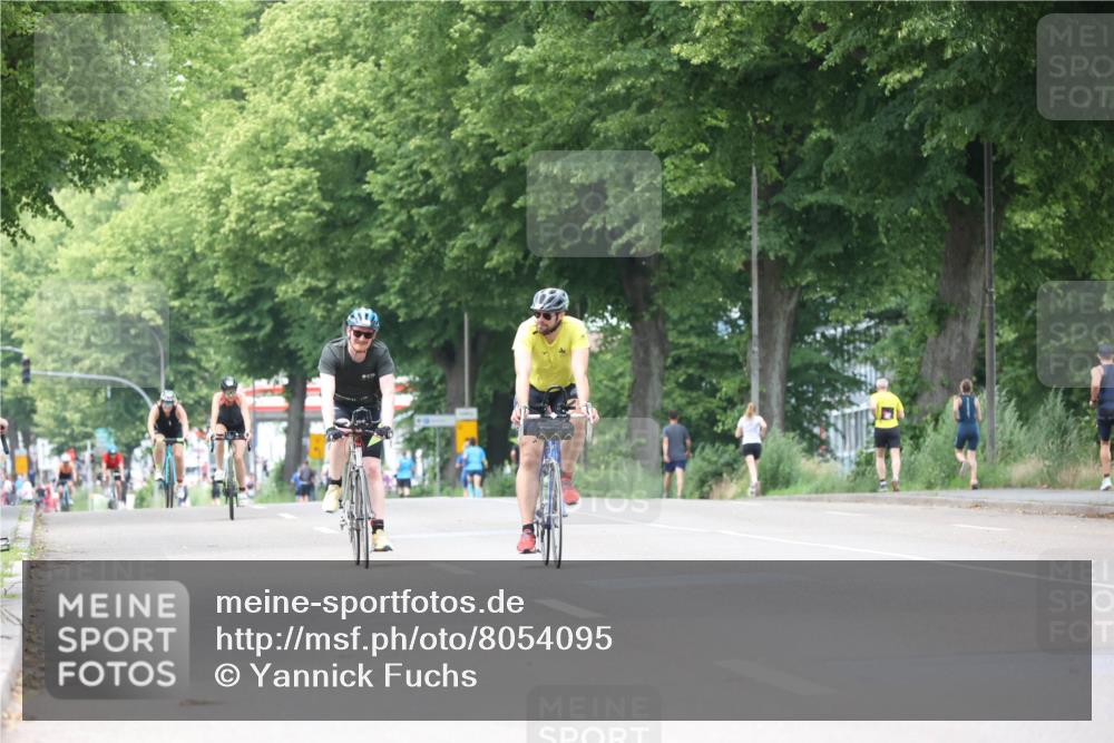 15.06.2025 - 7 Türme Triathlon Yannick Fuchs http://msf.ph/oto/8054095 15.06.2025 13:49:04 Radfahren  meine-sportfotos.de