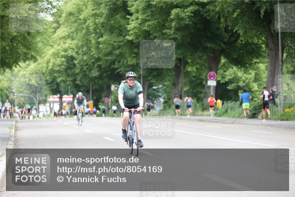 15.06.2025 - 7 Türme Triathlon Yannick Fuchs http://msf.ph/oto/8054169 15.06.2025 13:49:56 Radfahren  meine-sportfotos.de