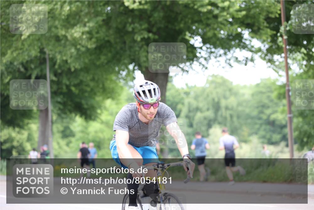 15.06.2025 - 7 Türme Triathlon Yannick Fuchs http://msf.ph/oto/8054181 15.06.2025 13:50:01 Radfahren 331 meine-sportfotos.de