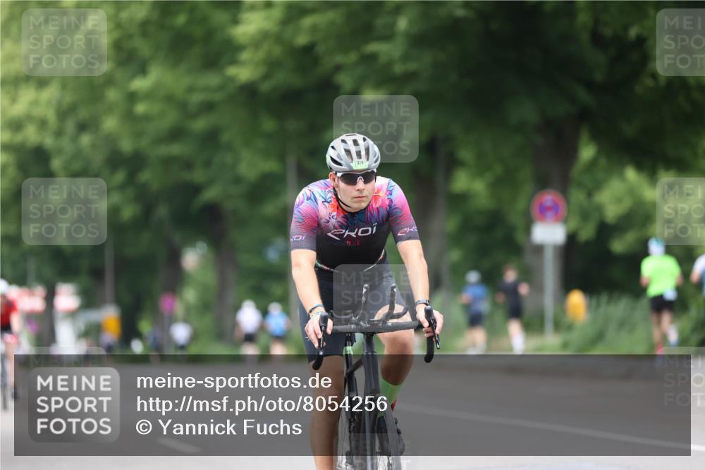 15.06.2025 - 7 Türme Triathlon Yannick Fuchs http://msf.ph/oto/8054256 15.06.2025 13:50:46 Radfahren  meine-sportfotos.de